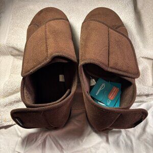 HomeTop Men’s Cozy Corduroy Memory Foam Loafer Slippers Adjustable Back/ Top 14w